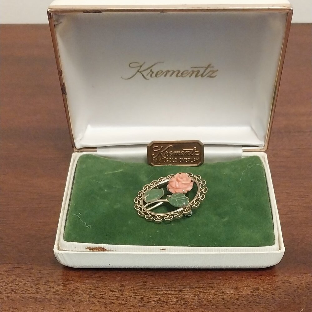 Vintage Krementz coral jade flower pin filigree frame